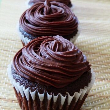 Eggless chocolate cupcakes recipe | Eggless cupcakes