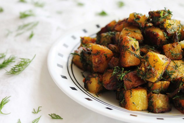 Aloo suva sabzi recipe (How to make aloo suva), Potatoes with dill leaves