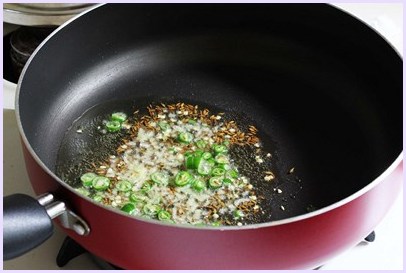 Aloo suva sabzi recipe (How to make aloo suva), Potatoes with dill leaves