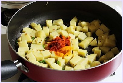 Aloo suva sabzi recipe (How to make aloo suva), Potatoes with dill leaves