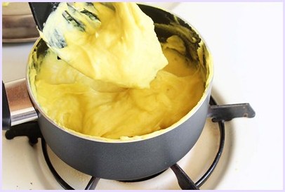 Cooked khandvi mixture.