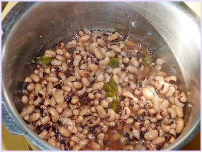 pressure cooked black eyed peas