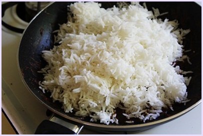 Tamarind rice recipe - Imli rice - South Indian Pulliodarai