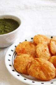 aloo pakora - aloo bajji - potato fritters