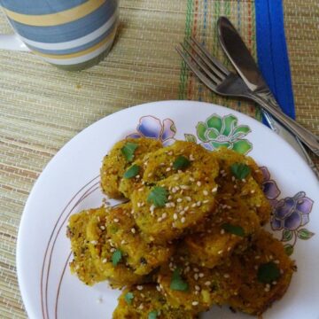 dudhi muthia recipe - Doodhi muthiya