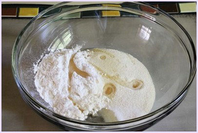 all purpose flour and semolina in a bowl