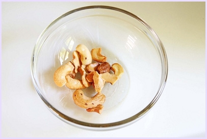 fried cashew nuts in a bowl