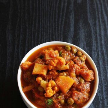 Aloo gobi matar recipe (How to make aloo gobi matar gravy, curry recipe)