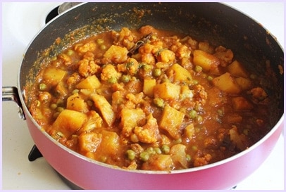 Aloo gobi matar recipe (How to make aloo gobi matar gravy, curry recipe)