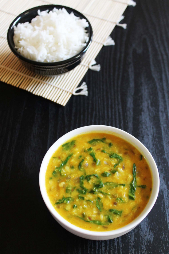 Moong dal palak recipe - This is vegan, gluten-free and healthy lentil dish made with very minimal spices. This spinach dal is nothing but indian lentil curry that goes well with simple steamed rice. Learn how to make dal palak with step by step photos. #lentilcurry #indianfood