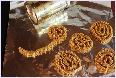 shaping chakli into spiral form