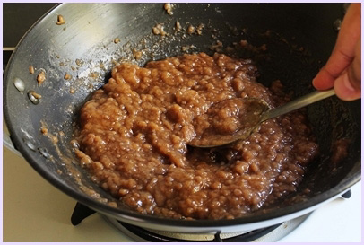 sugar is melted in singhade ka halwa