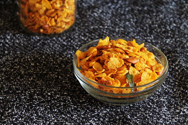 How to make corn flakes chivda 