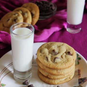 Eggless chocolate chip cookies