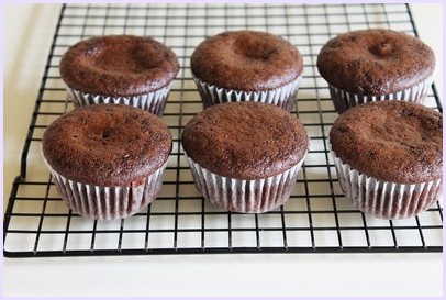 Eggless orange chocolate cupcakes recipe | Vegan cupcakes