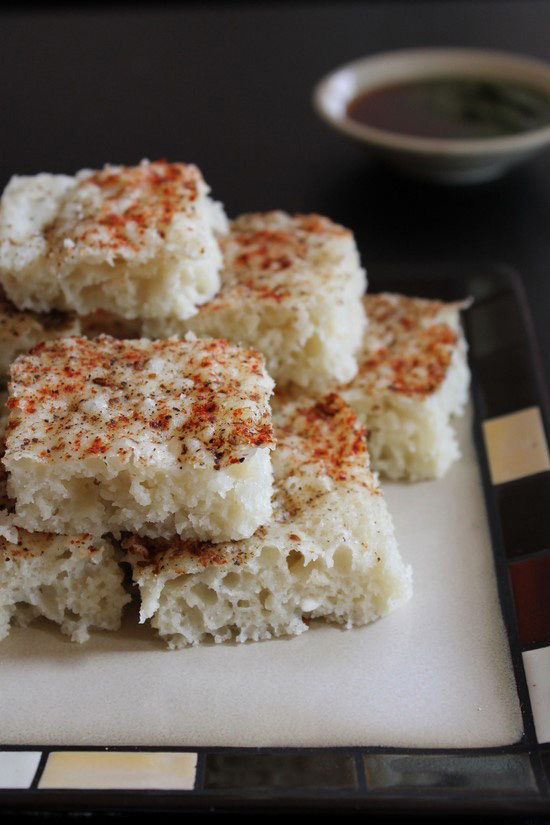 Khatta Dhokla in a plate.