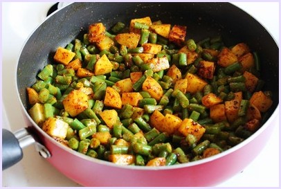 Aloo Beans Recipe (How to make Punjabi Aloo beans Subzi 