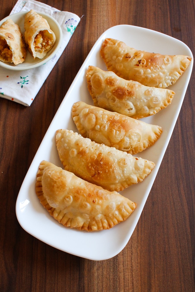 Gujiya Recipe (Mawa Gujia)