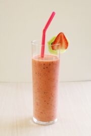 Strawberry Kiwi Smoothie Recipe | Summer beverage recipes