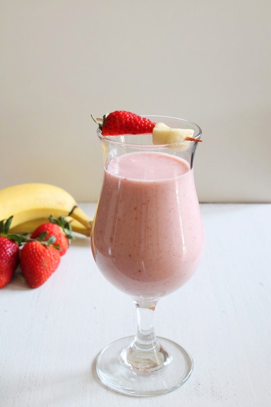 Strawberry Banana Milkshake Recipe | Milkshake without ice cream
