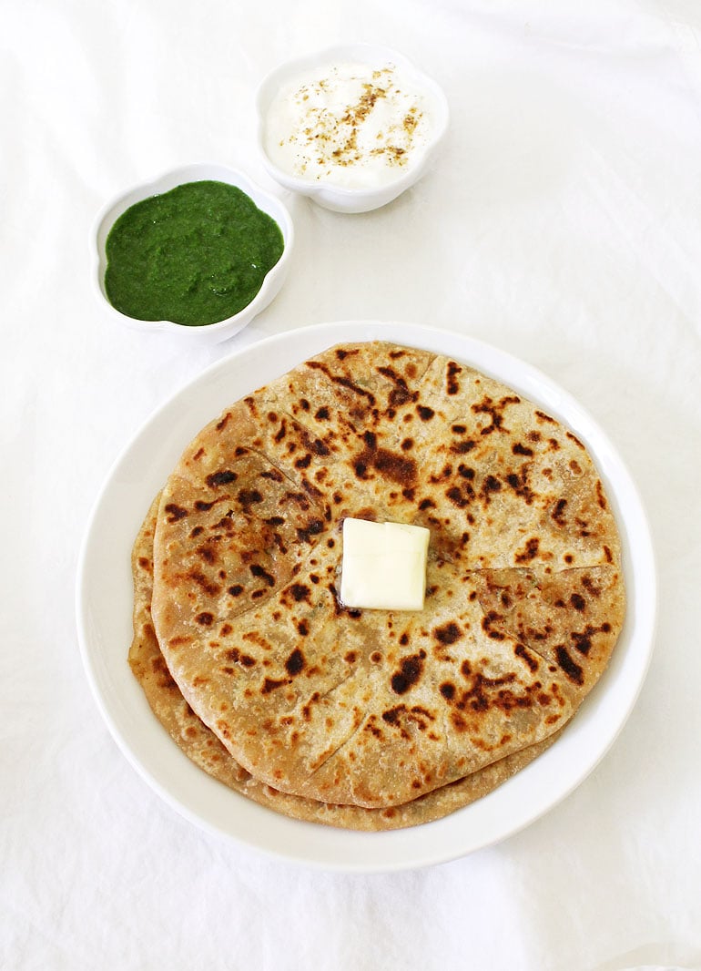 Aloo paratha recipe (How to make punjabi aloo paratha)