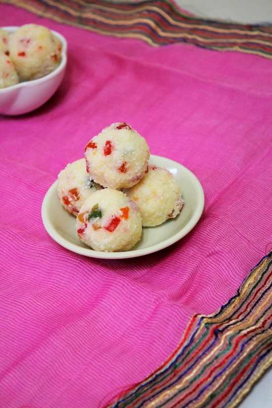 Coconut Ladoo Recipe | How to make coconut laddu with khoya