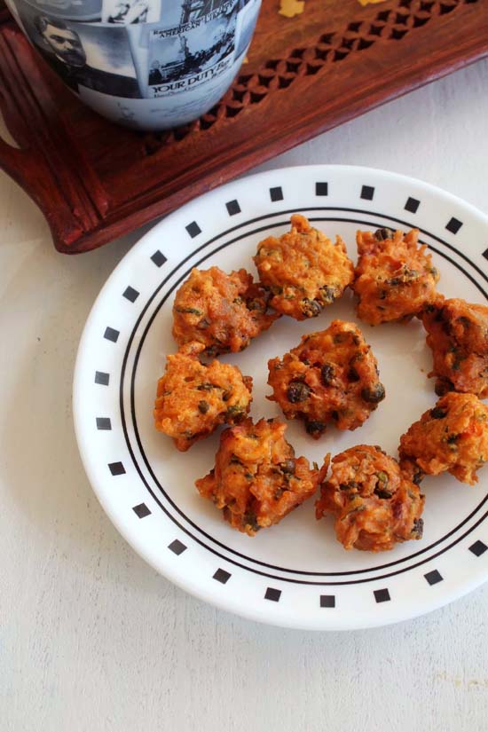 Rice Pakora in a plate.