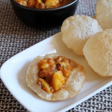 Aloo Puri Recipe | How to make Aloo Puri | Punjabi Aloo Poori