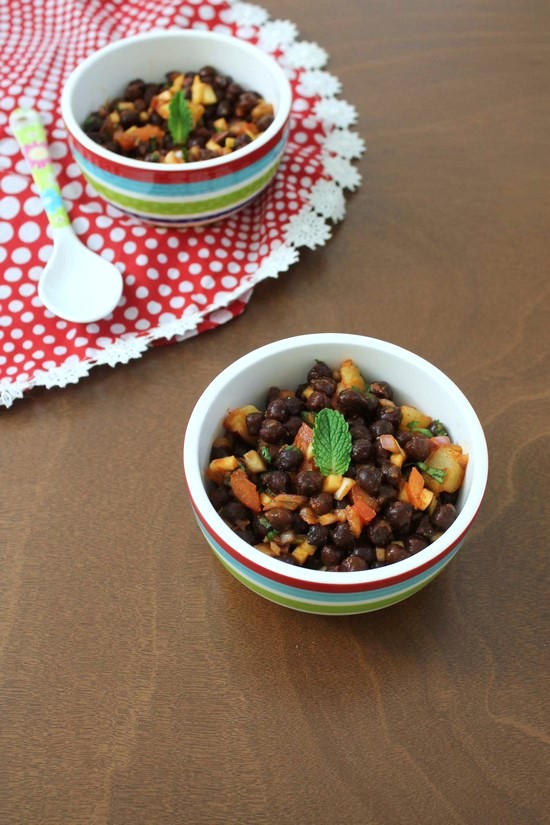 Kala Chana Chaat Recipe | How to make Black chickpeas chaat