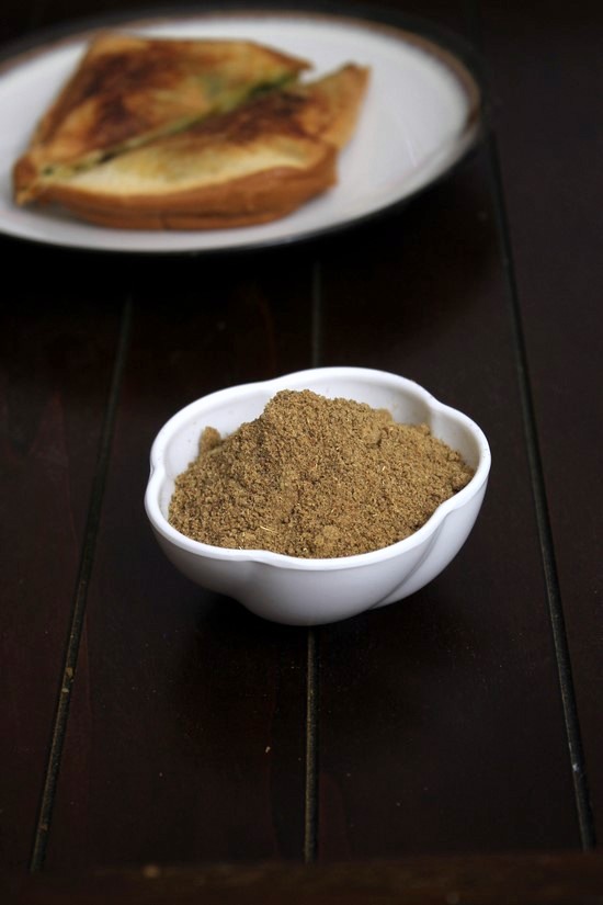 Sandwich masala in a bowl.