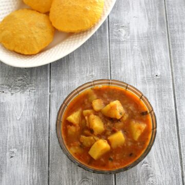 Aloo tamatar ki sabzi | Aloo curry recipe in pressure cooker