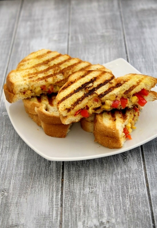 Corn and capsicum sandwich recipe | Grilled capsicum corn sandwich