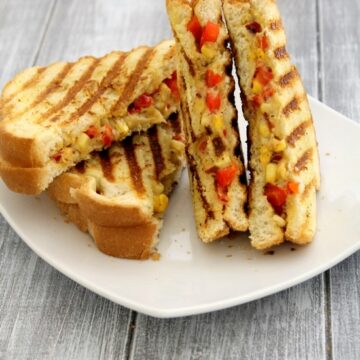 Corn and capsicum sandwich recipe | Grilled capsicum corn sandwich