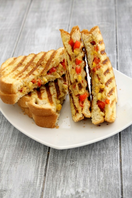 Corn and capsicum sandwich recipe | Grilled capsicum corn sandwich