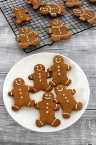 Eggless gingerbread men cookies recipe | Christmas cookies