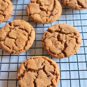 Eggless gingersnap cookies recipe | Soft and chewy Gingersnaps recipe