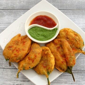 Palak pakoda recipe | Crispy Palak leaves pakoda recipe