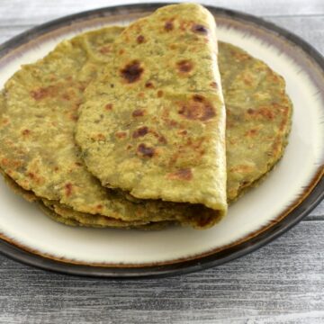 Aloo palak paratha recipe | How to make aloo palak paratha