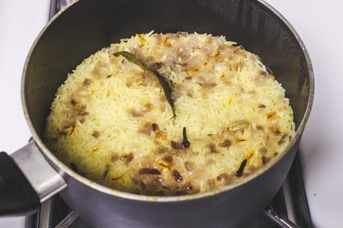 cooked saffron rice