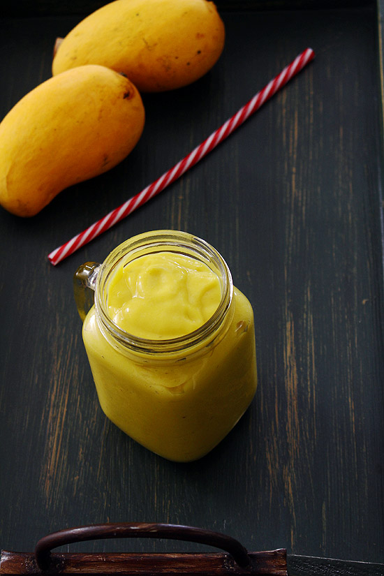 Mango banana smoothie recipe (with coconut milk)