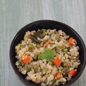This mixed vegetable quinoa upma is light on stomach yet filling and satisfying one pot meal/breakfast.