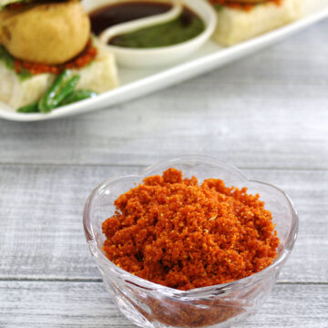 Dry garlic chutney recipe for vada pav (Vada pav chutney recipe)