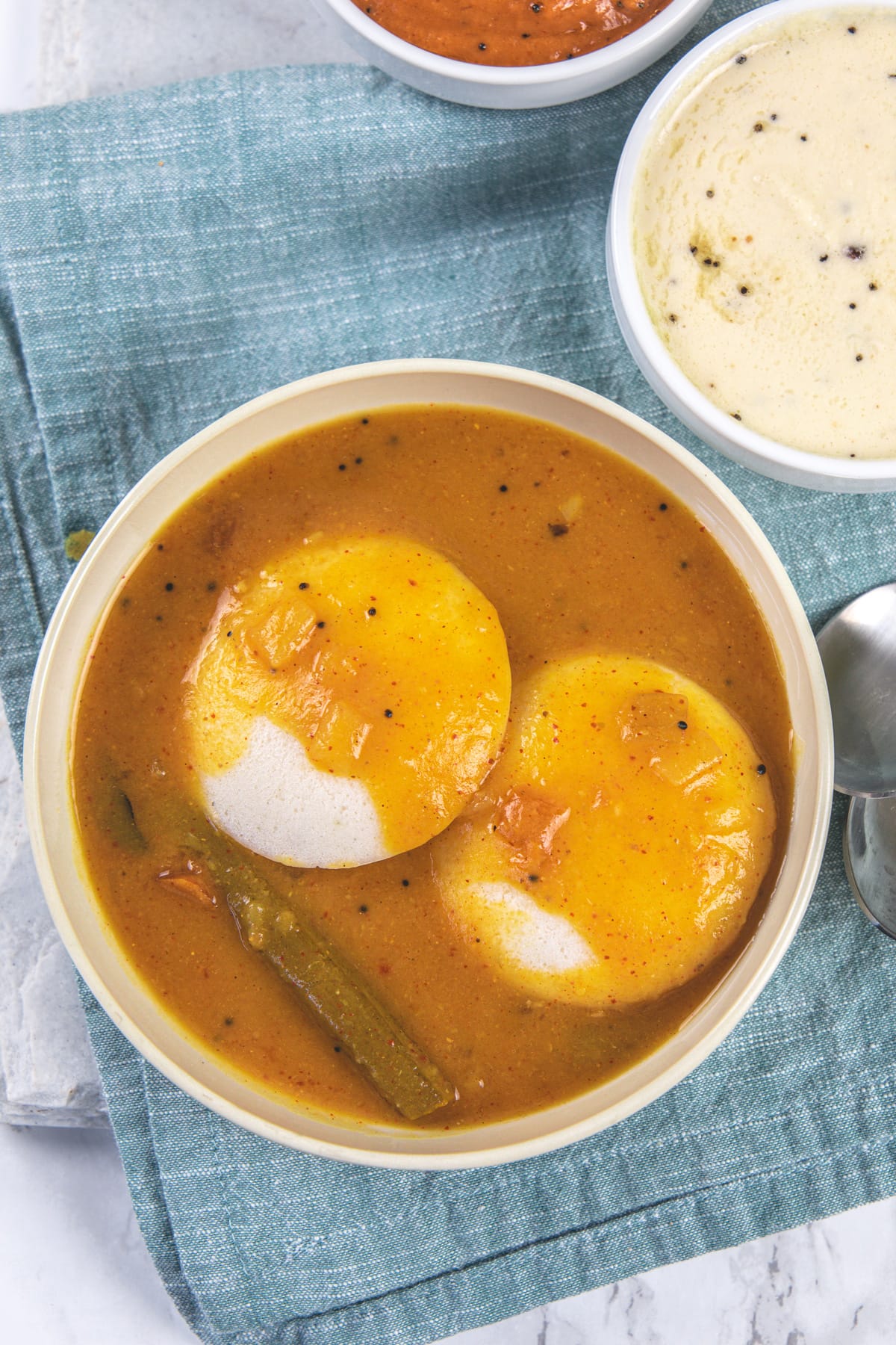 2 idli in sambar.