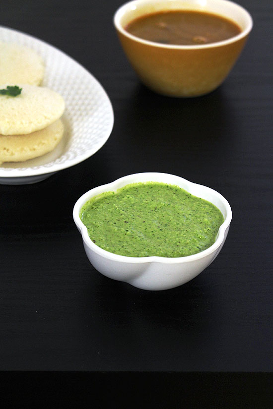 Pudina coconut chutney in a bowl.