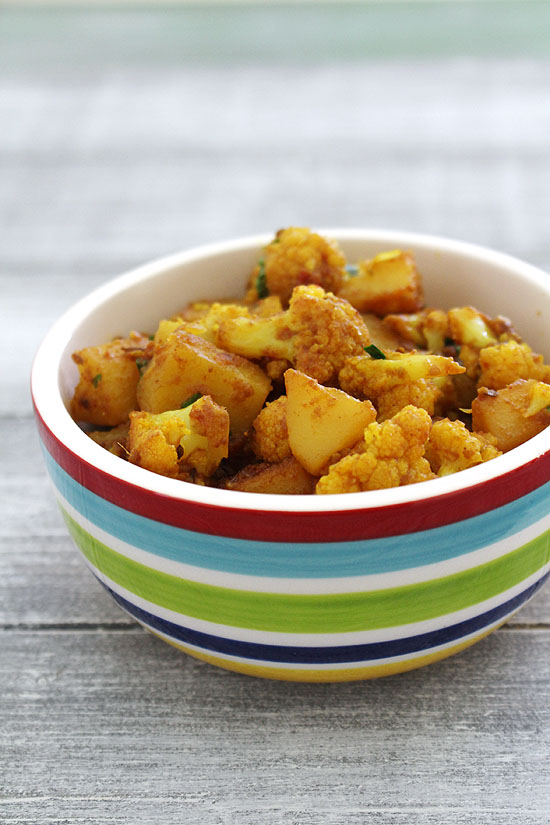 Aloo gobi recipe (How to make aloo gobi), Dry aloo gobi sabzi recipe