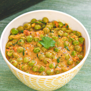 Matar ki sabzi in a bowl.