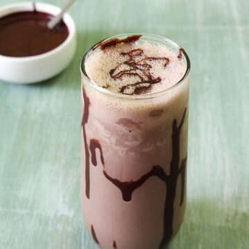 Chocolate Milkshake Recipe (Thick Chocolate Shake Recipe w/ Ice cream)