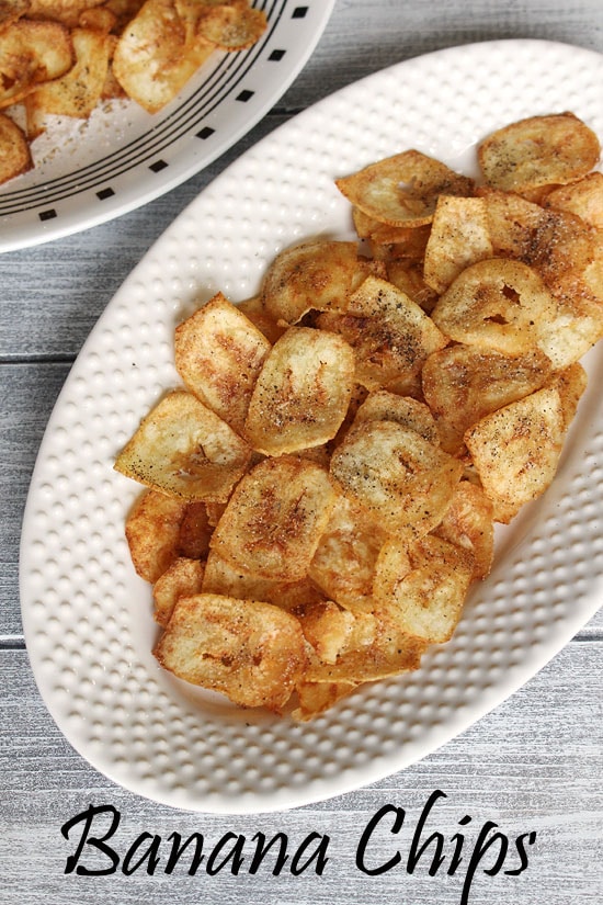 Banana chips served in a plate.