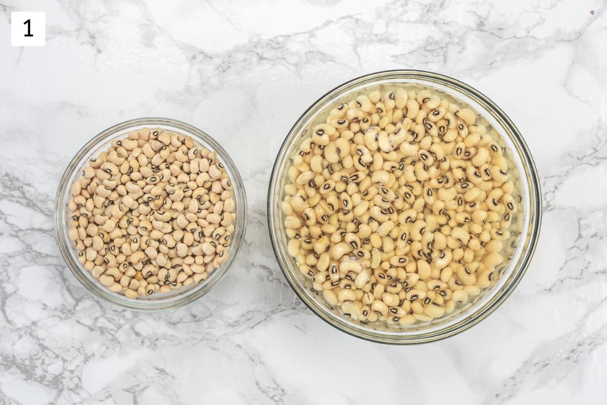1 bowl has dry black eyed peas and 2nd bowl has soaked beans in water.