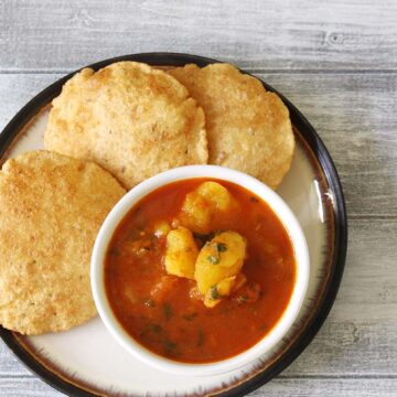 Bedmi Aloo Recipe (Bedmi Puri with Aloo ki Sabzi)